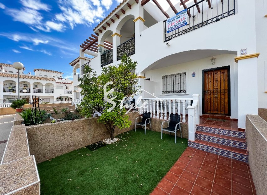 Se vende adosado 3 habitaciones en La Cinueliva R11, Punta Prima, Orihuela Costa, Costa Blanca. ID1626