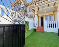 Se vende adosado cerca de la playa de Punta Prima, Orihuela Costa. ID 2647