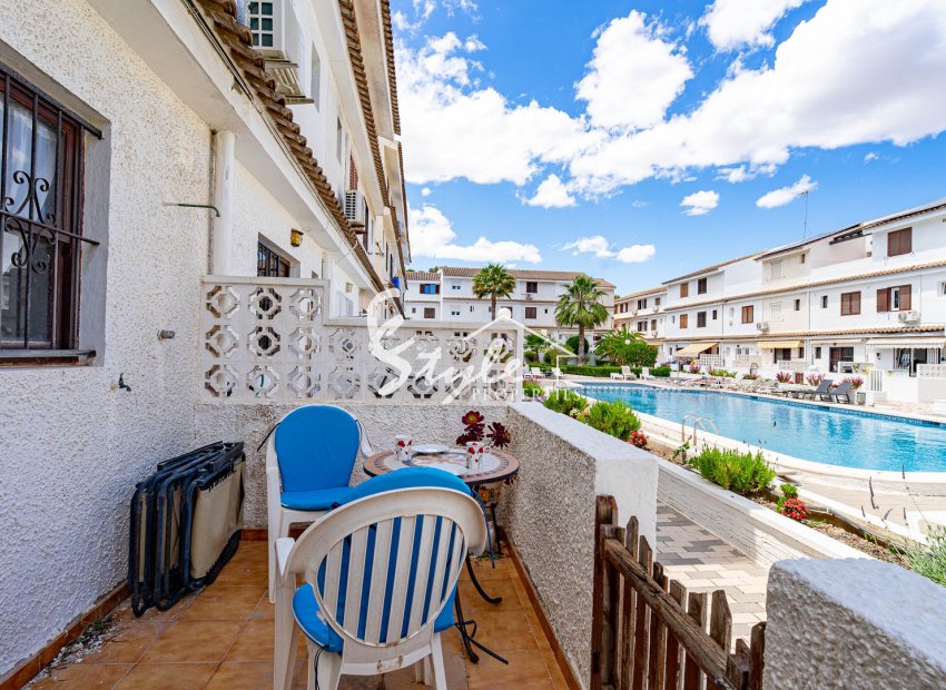 Se vende adosado de 2 habitaciones en Rocajuna, Punta Prima, Los Altos. Torrevieja. ID 2399