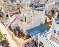 Se vende adosado  de 3 habitaciones en Torrevieja  Alicante . ID2669