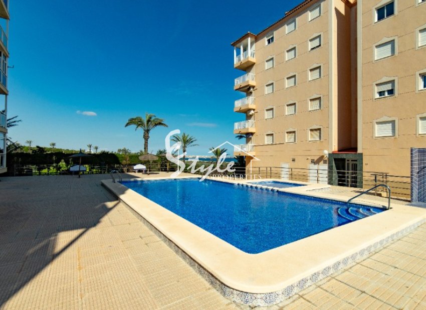 Se vende apartamento a 200 metros del mar en Punta Prima, Costa Blanca, España. ID2822