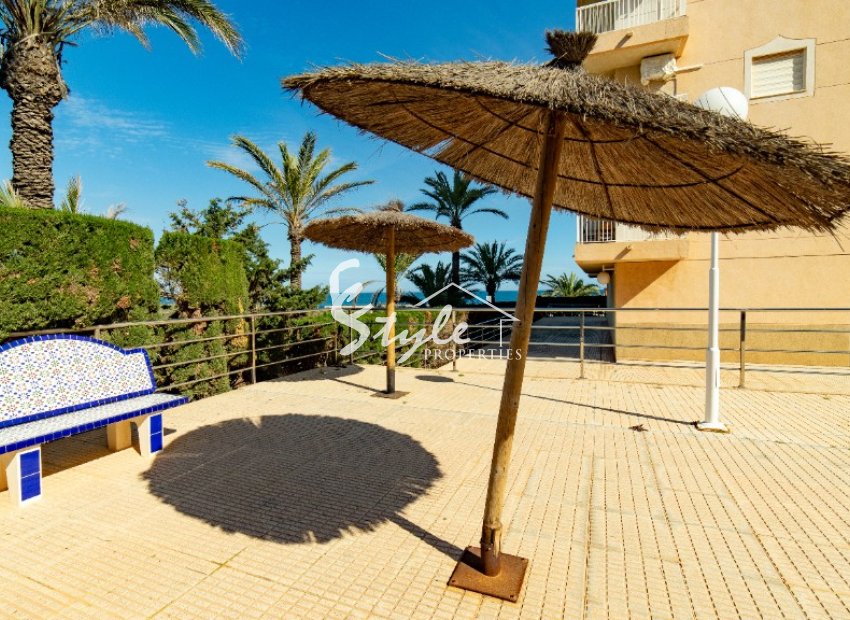 Se vende apartamento a 200 metros del mar en Punta Prima, Costa Blanca, España. ID2822