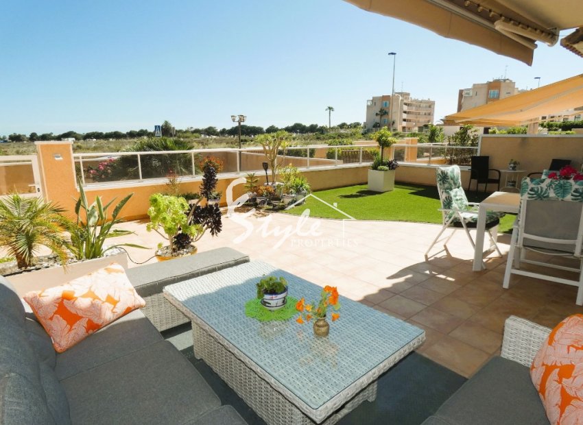 Se vende apartamento bajo en  ¨Vista Azul XVII ¨Los Doses, Orihuela Costa, Costa Blanca. ID1953