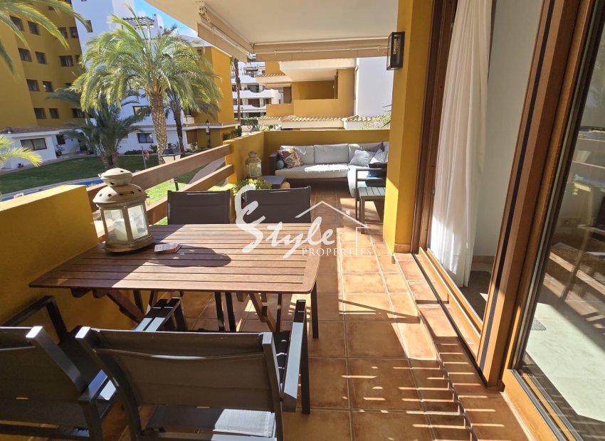 Se vende apartamento cerca de la playa en La Entrada, Punta Prima, Costa Blanca, España. ID2780