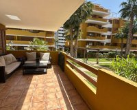 Se vende apartamento con terraza grande en La Entrada, Punta Prima, Costa Blanca. ID2873