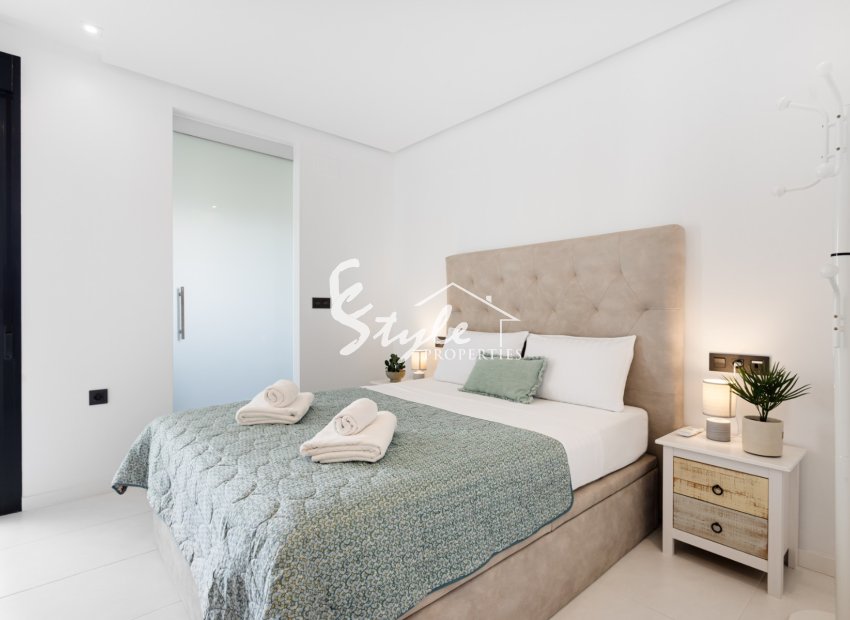 Se vende apartamento con vistas al mar en Bioko II, Mil Palmeras, Pilar de la Horadada. ID3679