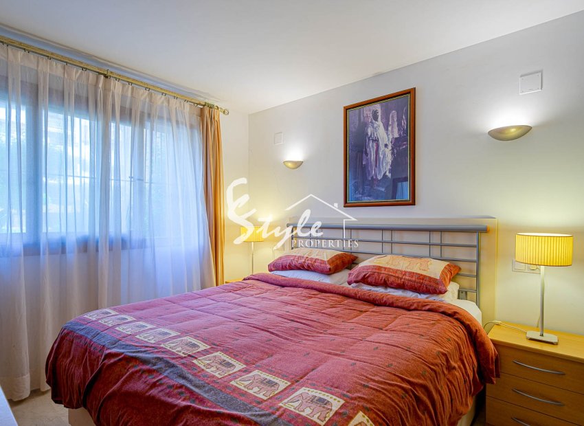 Se vende apartamento de 2 dormitorios 2 baños con vistas a la piscina en La Recoleta, Punta Prima, Costa Blanca. ID3673
