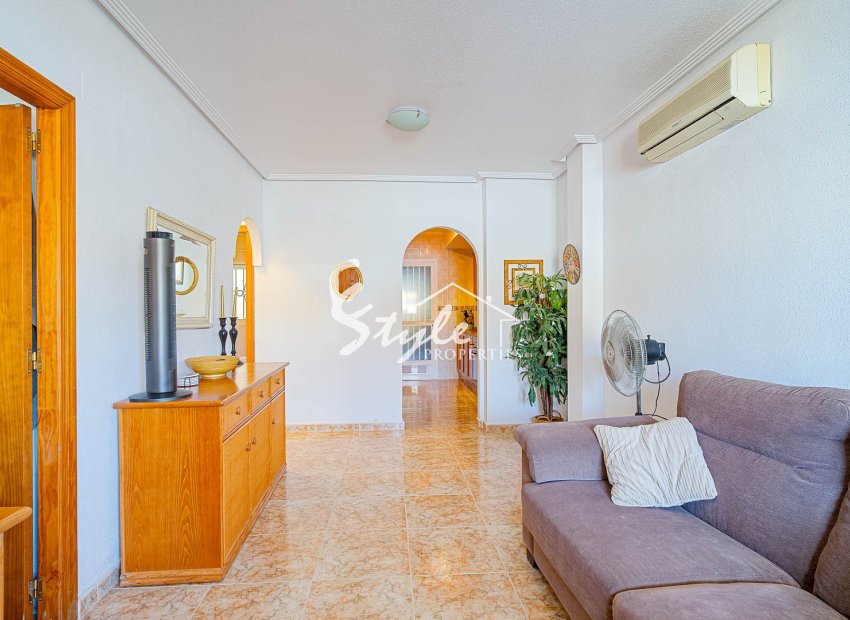 Se vende apartamento de 2 dormitorios sue en La Ciñuelica, Punta Prima, Orihuela Costa. ID3669