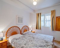 Se vende apartamento de 2 dormitorios sue en La Ciñuelica, Punta Prima, Orihuela Costa. ID3669
