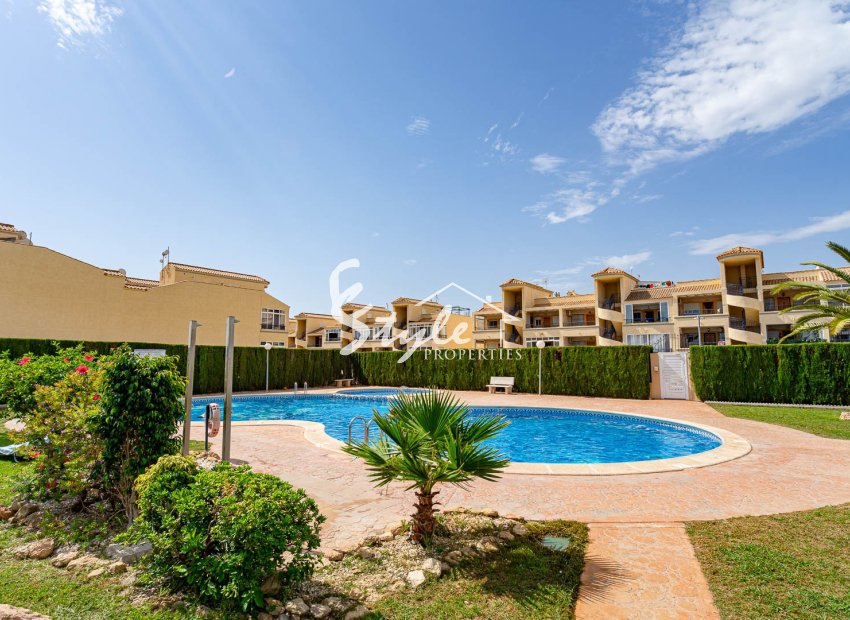 Se vende apartamento de 2 dormitorios sue en La Ciñuelica, Punta Prima, Orihuela Costa. ID3669