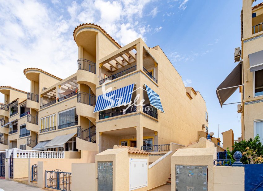 Se vende apartamento de 2 dormitorios sue en La Ciñuelica, Punta Prima, Orihuela Costa. ID3669