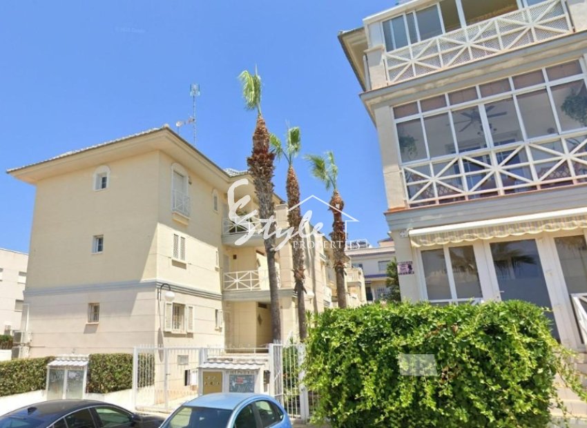 se vende apartamento de 3 habitaciones en La Veleta, Torrevieja, Costa Blanca. ID_2820