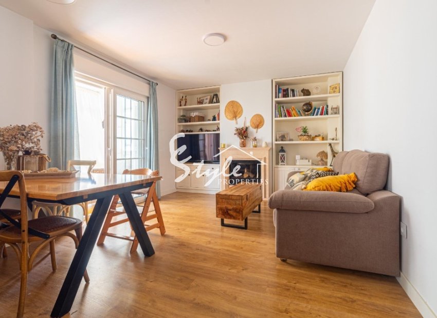 se vende apartamento de 3 habitaciones en La Veleta, Torrevieja, Costa Blanca. ID_2820