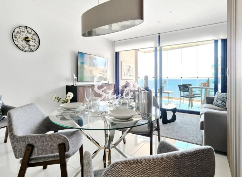 Se vende apartamento en primera línea de mar con vistas panorámicas  en Sea Senses, Punta Prima, Costa Blanca. ID2362