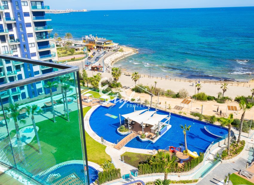 Se vende apartamento en primera línea de mar con vistas panorámicas  en Sea Senses, Punta Prima, Costa Blanca. ID2362