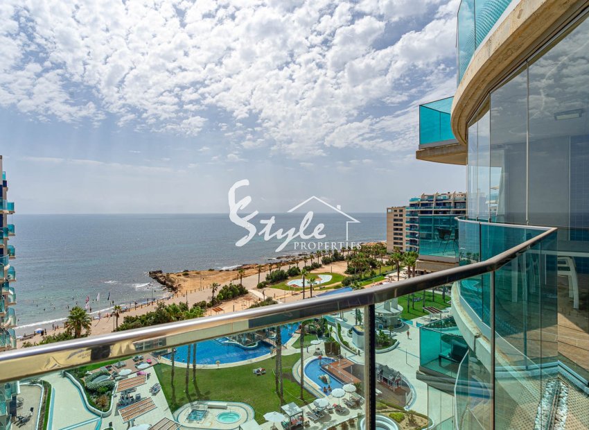 Se vende apartamento en primera linea del mar con vistas panorámicas en Sea Senses, Punta Prima, Costa Blanca. ID2313