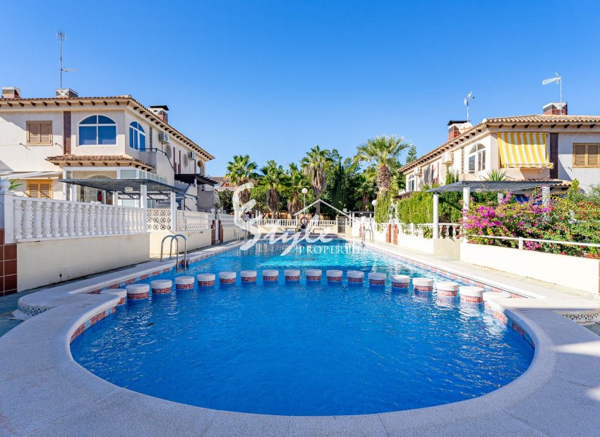 Se vende apartamento planta baja con sótano en Las Barcas,  Los Altos, Torrevieja, Costa Blanca. ID 3122