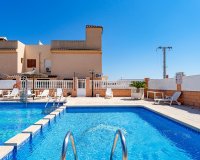 Se vende apartamento renovado cerca del mar en Punta Prima, Costa Blanca, España. ID2969