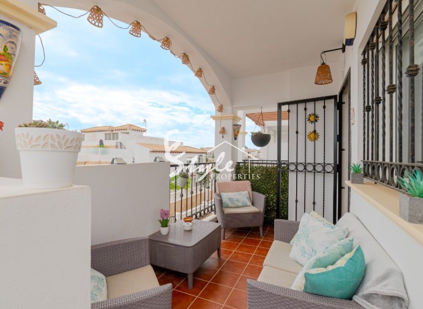 Se vende ático con solárium privado y aparcamiento en La Ciñuelica, Punta Prima, Costa Blanca. ID1965