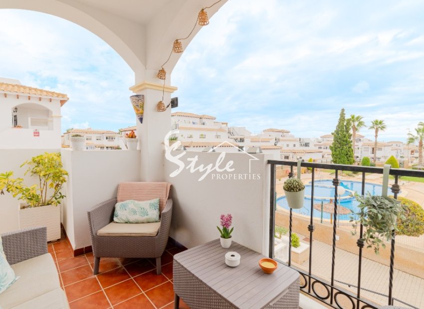 Se vende ático con solárium privado y aparcamiento en La Ciñuelica, Punta Prima, Costa Blanca. ID1965