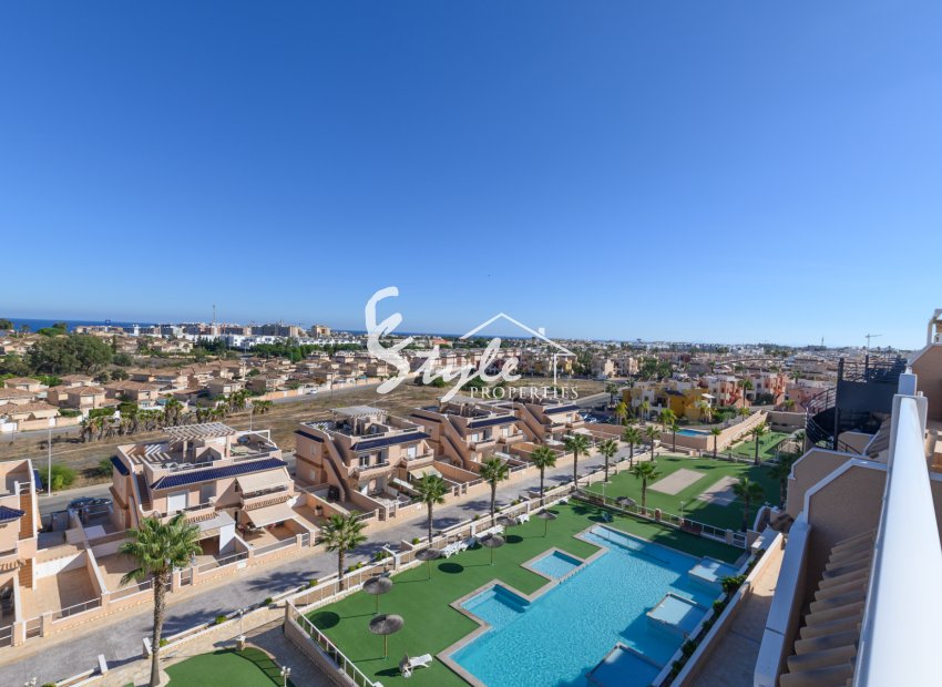 Se vende ático con vistas al mar en Vista Azul, Punta Prima, Costa Blanca. ID1308