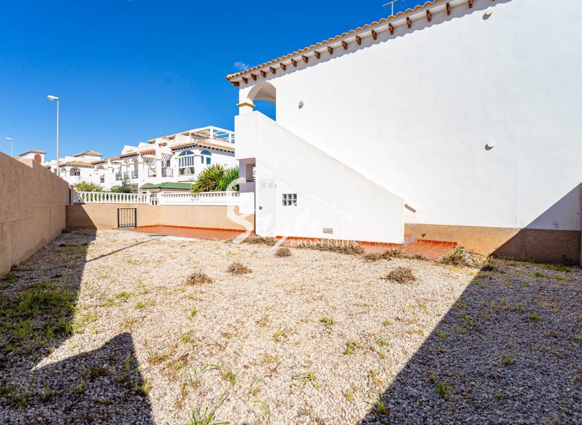 Se vende ático con vistas al mar y aparcamiento en La Ciñuelica, Punta Prima, Costa Blanca. ID2460