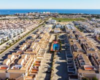 Se vende ático con vistas al mar y jardín en La Cinuelica, Punta Prima, Costa Blanca. ID3336
