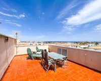 Se vende ático con vistas al mar y jardín en La Cinuelica, Punta Prima, Costa Blanca. ID3336