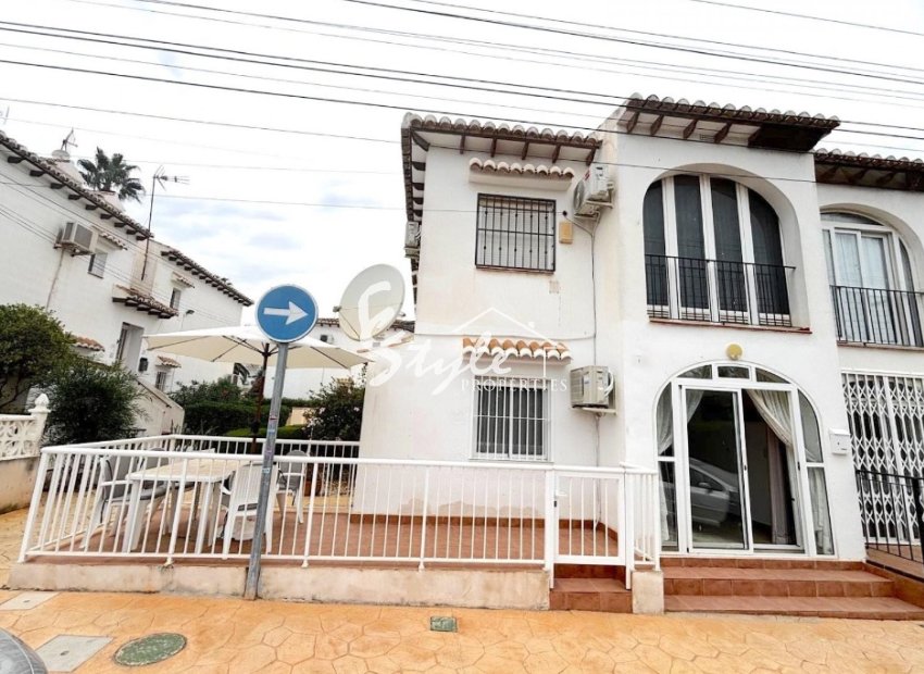 se vende bungalo baji en Lago Jardin I, Los Balcones, Los Altos, Torrevieja, Costa Blanca, Spain.ID2665; 