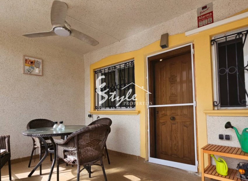 Se vende bungalow bajo en la Cinuelica R1 , Punta Prima, Costa Blanca, Spain. ID 3595