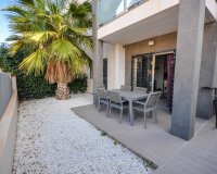 Se vende bungalow  con jardín privado en  Res. Amay, Punta Prima,  Costa Blanca . ID1211