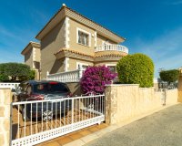 Se vende casa unifamiliar cerca de servicios en Los Altos, Torrevieja, Costa Blanca. ID3235