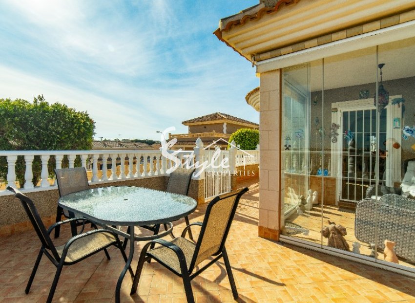 Se vende casa unifamiliar cerca de servicios en Los Altos, Torrevieja, Costa Blanca. ID3235