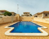 Se vende casa unifamiliar cerca de servicios en Los Altos, Torrevieja, Costa Blanca. ID3235