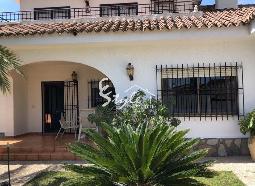 se vende chalet en Cabo Roig, Orihuela Costa , Costa Blanca. ID1158