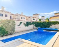 Se vende chalet independiente con piscina en Doña Pepa, Ciudad Quesada, Costa Blanca, España. ID1356