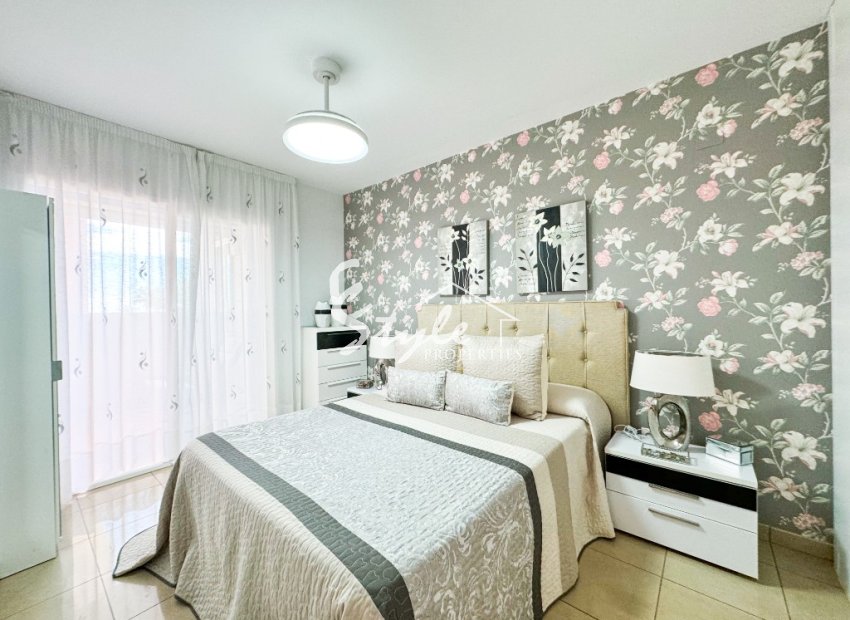 Se vende elegante apartamento en El Bosque, Playa Flamenca, Orihuela Costa. ID1435