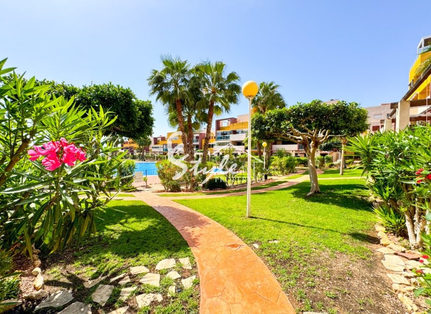 Se vende elegante apartamento en El Bosque, Playa Flamenca, Orihuela Costa. ID1435