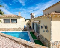Se vende espaciosa villa de 4 dormitorios en Algorfa, Costa Blanca, España. ID1929