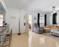 Se vende espacioso adosado en esquina con 3 dormitorios en Zeniamar, Playa Flamenca, Costa Blanca. ID2296