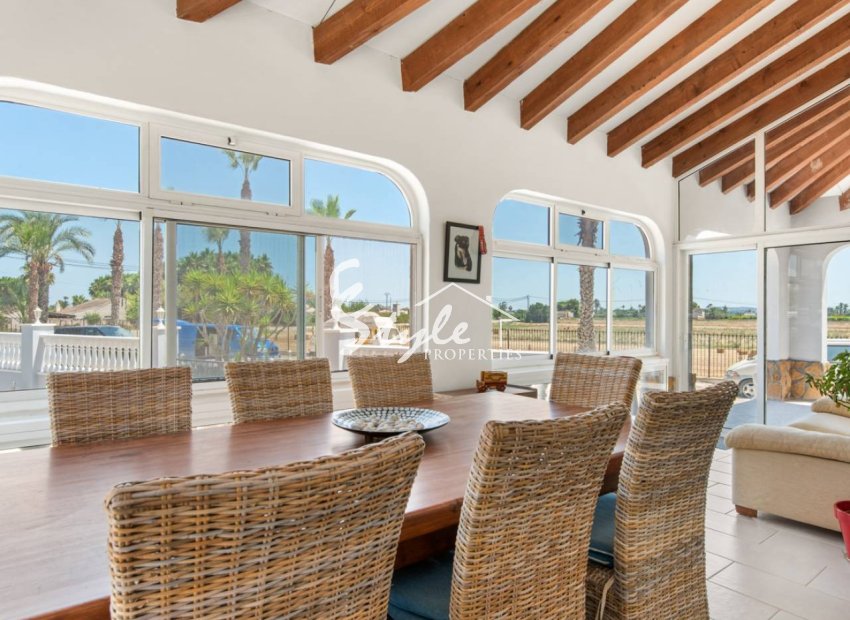 Se vende gran casa con piscina en Catral, Costa Blanca, España. ID2138