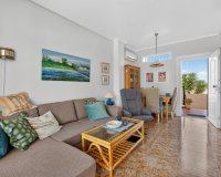 Se vende luminoso apartamento de 2 dormitorios, con parking y 2 amplias terrazas en La Ciñuelica, Punta Prima, Costa Blanca. ID3646