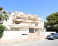 Se vende luminoso apartamento de 2 dormitorios con vistas despejadas en Playa Flamenca, Orihuela Costa, Costa Blanca. ID1704