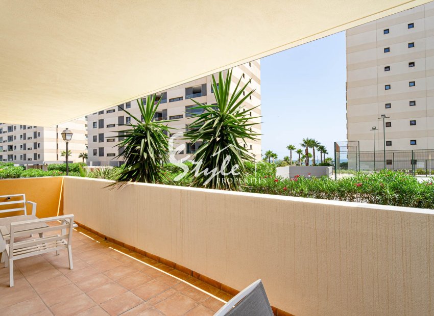 Se vende moderno apartamento de 3 dormitorios en La Recoleta, Punta Prima, Costa Blanca. ID3667