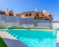 Se vende nueva villa con parcela y piscina privada en La Mata 150m del mar.ON1350 