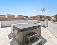 Se vende nueva villa con parcela y piscina privada en La Mata 150m del mar.ON1350 