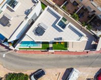 Se vende nueva villa con parcela y piscina privada en La Mata 150m del mar.ON1350 