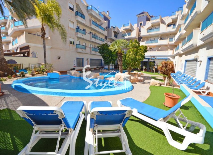 Se vende piso en Aguamarina , Cabo Roig, Orihuela Costa, Costa Blanca. ID2679