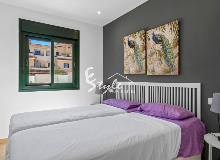 Se vende Piso moderno y soleado en La Zenia, Costa Blanca, Orihuela Costa. ID2191