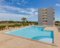 Se vende precioso apartamento de 3 dormitorios con vistas al mar en Punta Prima, Costa Blanca, España. ID2545